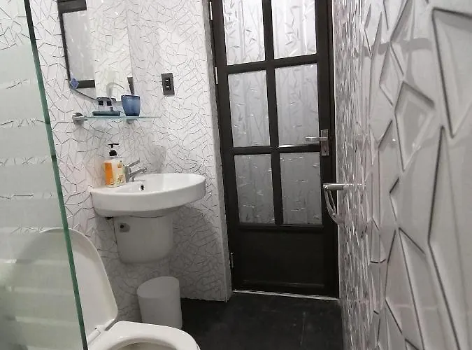 Spacious & Cozy 1-bedroom Apartment, Sleeps 2-4 * Manila