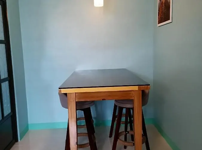 Spacious & Cozy 1-bedroom Apartment, Sleeps 2-4