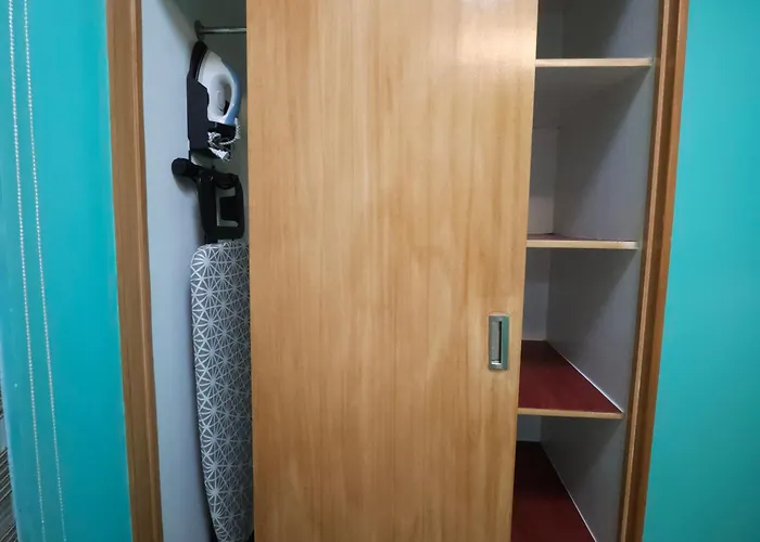 Spacious & Cozy 1-bedroom Apartment, Sleeps 2-4
